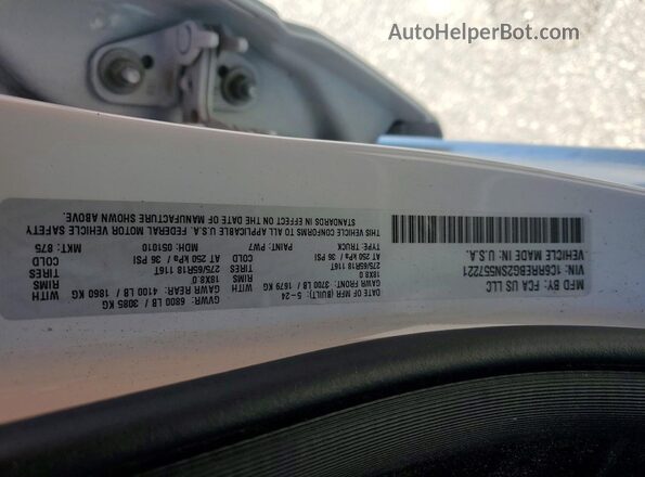 1C6RREBG2SN557221 2025 RAM 1500 White ძრავის განყოფილების ხედი