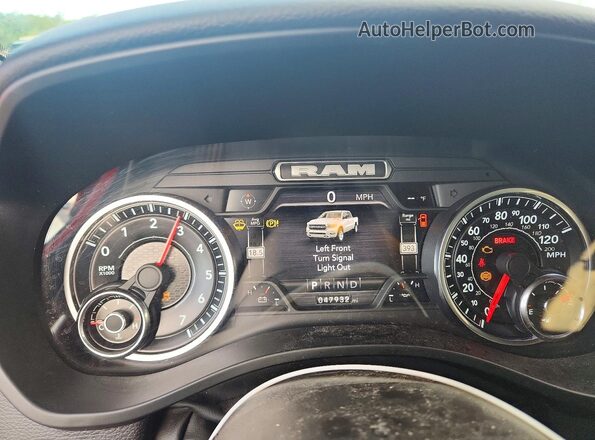 1C6RREBT0NN270607 2022 RAM 1500 Red Instrument cluster view
