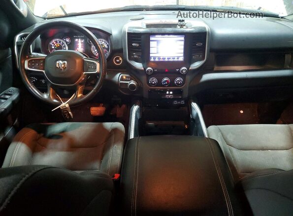 1C6RREBT9KN813402 2019 RAM 1500 White Առջևի վահանակի տեսք
