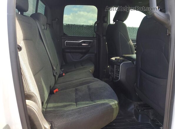 1C6RREBTXLN359159 2020 RAM 1500 White Vista de los asientos traseros