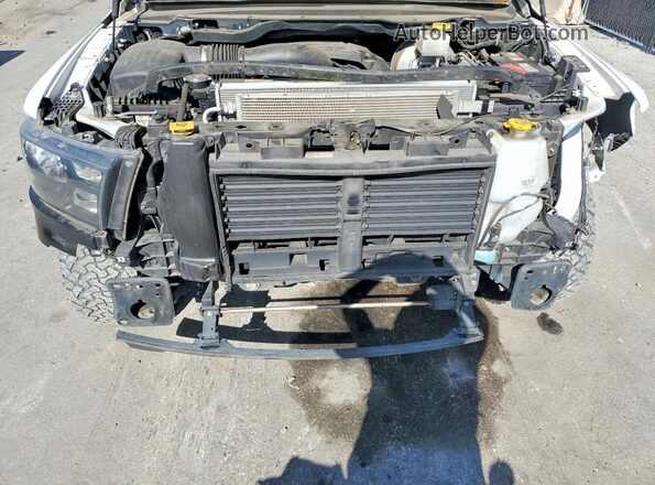 1C6RREBTXLN359159 2020 RAM 1500 White Vista interior trasera