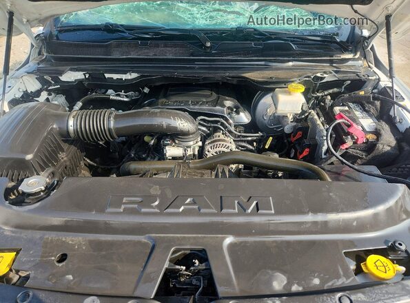 1C6RRECT0NN415322 2022 RAM 1500 White უკანა სალონის ხედი