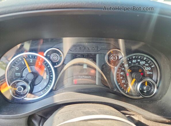 1C6RRECT1KN612186 2019 RAM 1500 Черный Вид щитка приборов