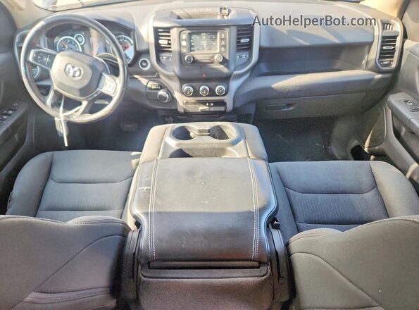 1C6RRECT1KN612186 2019 RAM 1500 Черный Вид панели приборов