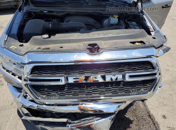 1C6RRECT5KN737904 2019 RAM 1500 Silver Rear interior view