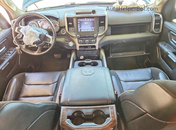 1C6RREDT2LN121142 2020 RAM 1500 Black Widok deski rozdzielczej