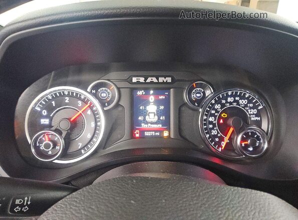 1C6RREFG5MN631826 2021 RAM 1500 Gray ხელსაწყოთა პანელის ხედი