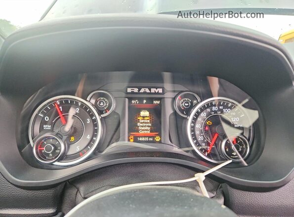 1C6RREFM9LN179836 2020 RAM 1500 Black Widok zestawu wskaźników