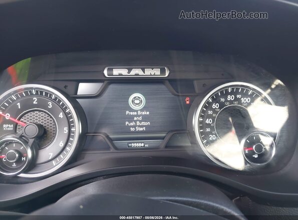 1C6RREFP0SN608483 2025 RAM 1500 White უკანა სავარძლების ხედი