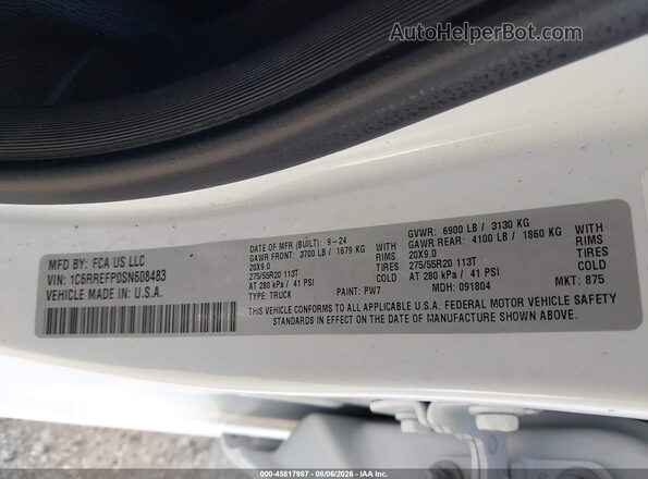 1C6RREFP0SN608483 2025 RAM 1500 White ძრავის განყოფილების ხედი