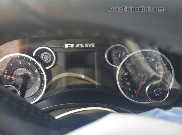1C6RREFT0KN893943 2019 RAM 1500 White Vista del cuadro de instrumentos