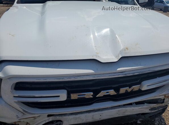 1C6RREFT0KN893943 2019 RAM 1500 White Vista interior trasera