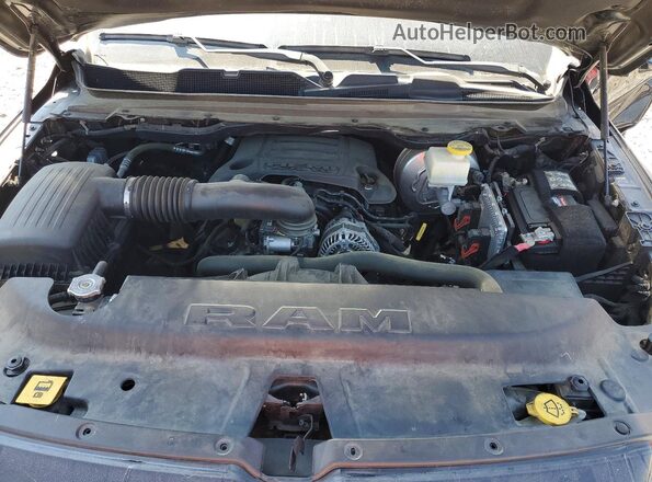 1C6RREFT0NN261335 2022 RAM 1500 Черный Вид задней части салона