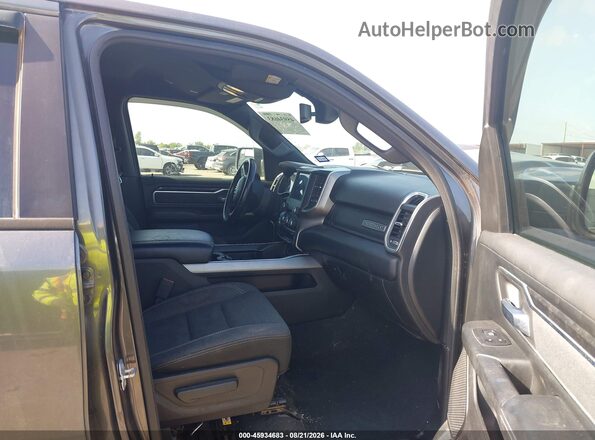 1C6RREFT1KN543785 2019 RAM 1500 Gray წინა სალონის ხედი