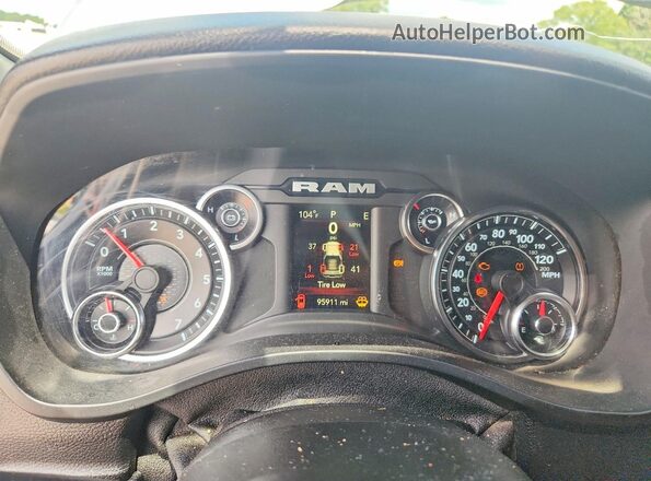 1C6RREFT3NN114202 2022 RAM 1500 Silver Instrument cluster view