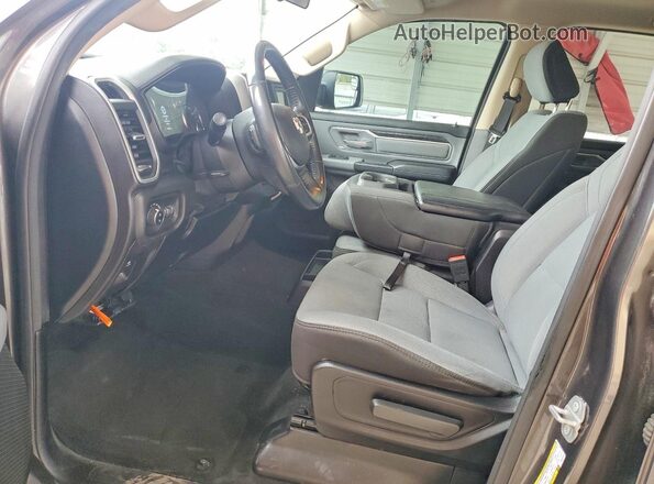 1C6RREFT4KN879754 2019 RAM 1500 Gray Widok wnętrza z przodu