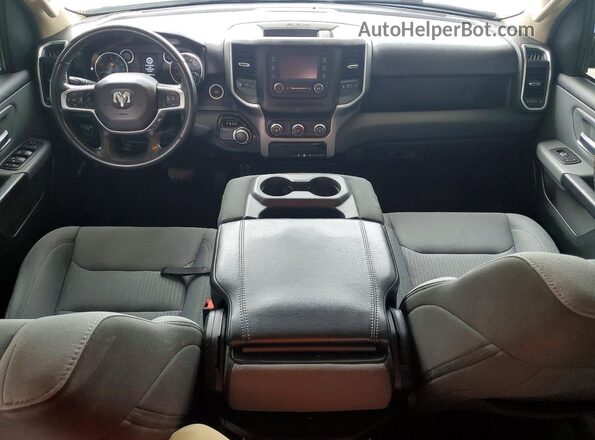 1C6RREFT4KN879754 2019 RAM 1500 Gray Widok deski rozdzielczej