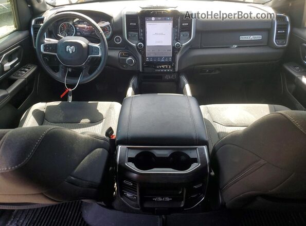 1C6RREFT4RN179355 2024 RAM 1500 Black Vista del salpicadero