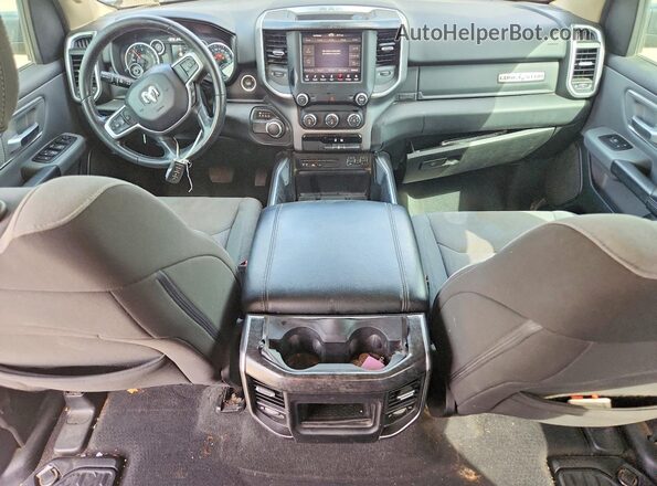 1C6RREFT5KN567782 2019 RAM 1500 Gray Vista del salpicadero
