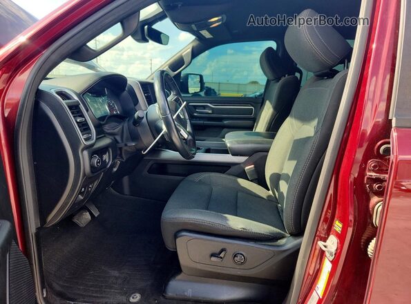 1C6RREFT5LN237965 2020 RAM 1500 Красный Вид салона спереди
