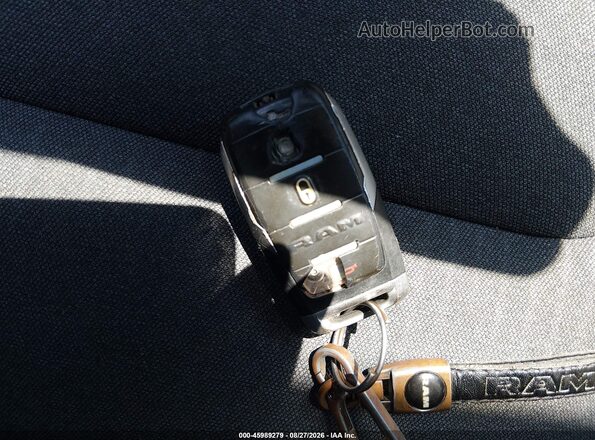 1C6RREFT5MN630012 2021 RAM 1500 Black Widok deski rozdzielczej