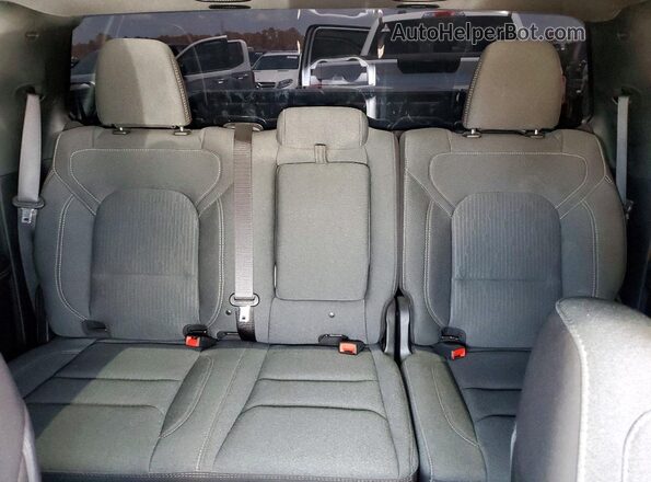 1C6RREFT7LN185867 2020 RAM 1500 Gray Rear seats view