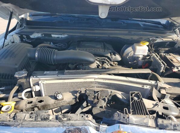 1C6RREFT7NN337388 2022 RAM 1500 Белый Вид задней части салона