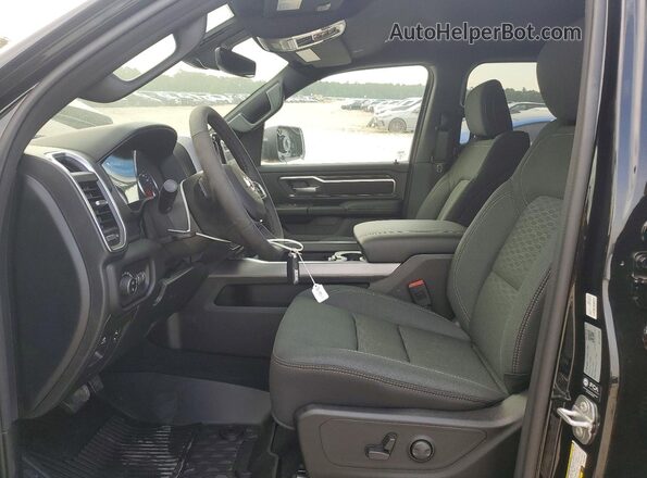 1C6RREFT7TN381369 2026 RAM 1500 Black Front interior view