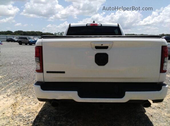 1C6RREFT9NN451201 2022 RAM 1500 White Հետևի տեսք
