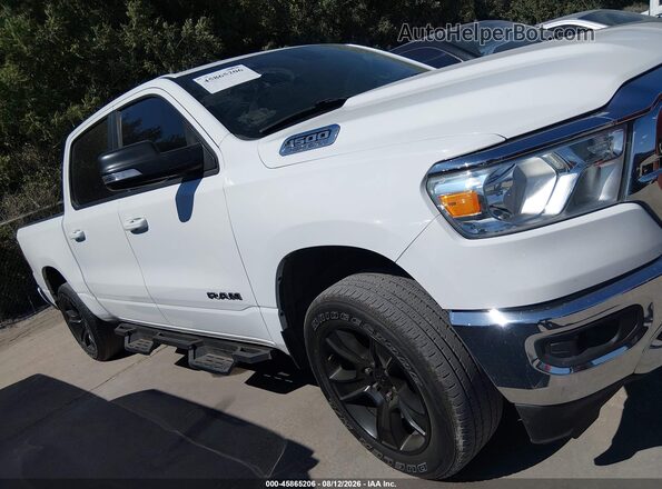 1C6RREFTXMN660543 2021 RAM 1500 Белый Вид задней части салона