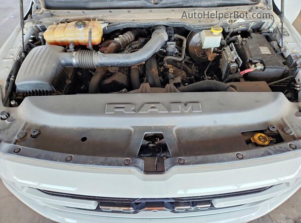 1C6RREJM0LN246458 2020 RAM 1500 Белый Вид задней части салона