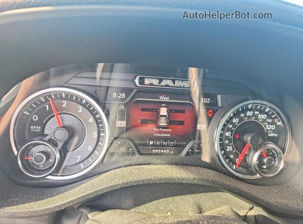 1C6RREJT3MN673822 2021 RAM 1500 Gray Instrument cluster view