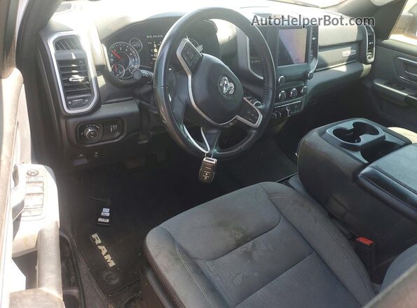 1C6RREMT8MN750115 2021 RAM 1500 White Dashboard view