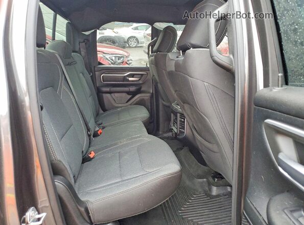 1C6RRFBG3MN603728 2021 RAM 1500 Gray Widok tylnych siedzeń