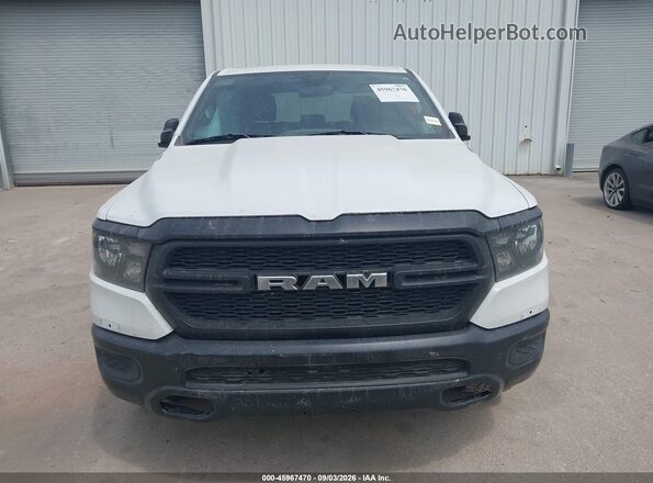 1C6RRFCG4PN660023 2023 RAM 1500 White Widok zestawu wskaźników