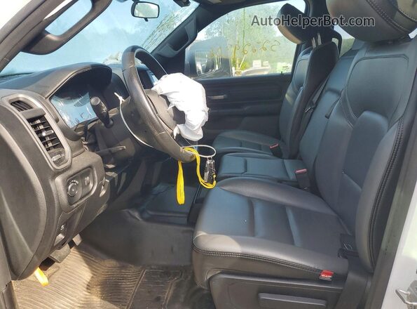 1C6RRFCG7MN566374 2021 RAM 1500 White Vista interior delantera
