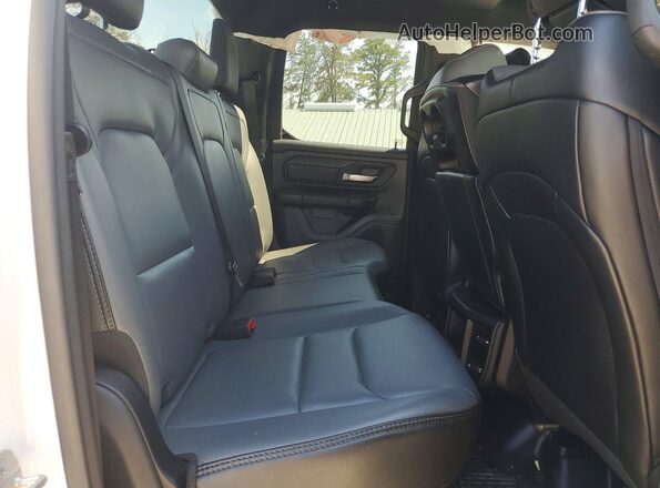 1C6RRFCG7MN566374 2021 RAM 1500 White Vista de los asientos traseros