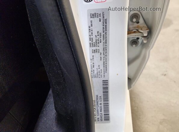 1C6RRFFG0NN239344 2022 RAM 1500 White ძრავის განყოფილების ხედი