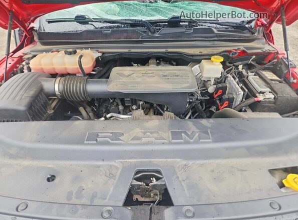 1C6RRFFG2NN455289 2022 RAM 1500 Red Widok wnętrza z tyłu