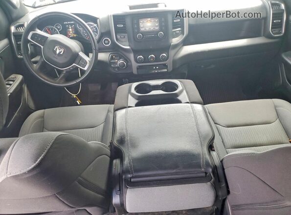 1C6RRFFG2RN111113 2024 RAM 1500 Gray Vista del salpicadero