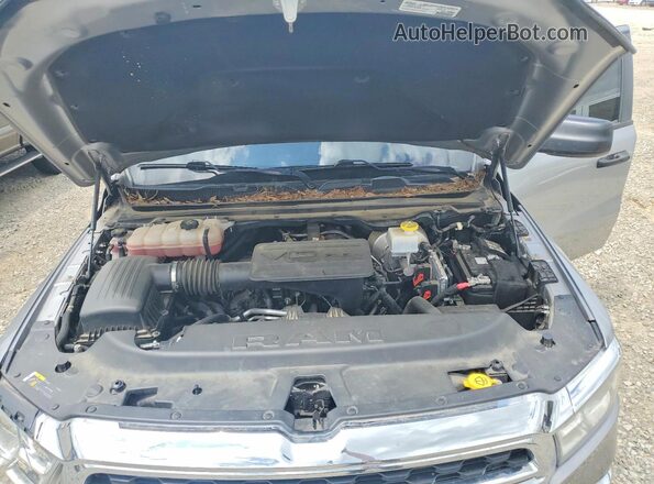 1C6RRFFG2RN111113 2024 RAM 1500 Gray Vista interior trasera