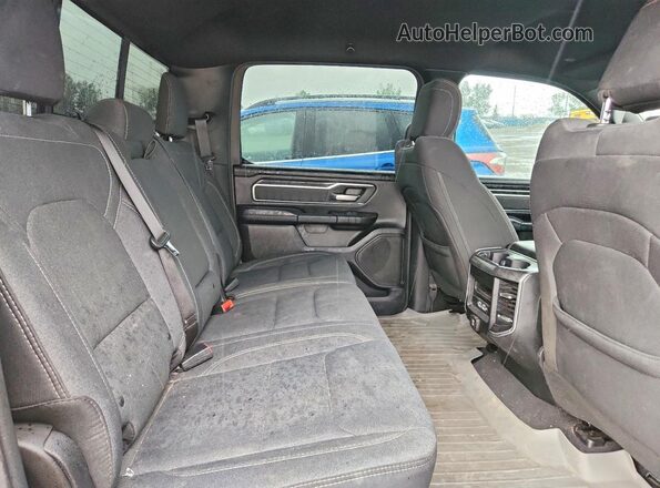 1C6RRFFG4KN760935 2019 RAM 1500 Black Vista de los asientos traseros
