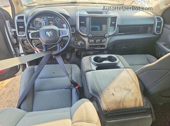 1C6RRFFG4LN297969 2020 RAM 1500 White Вид панелі приладів