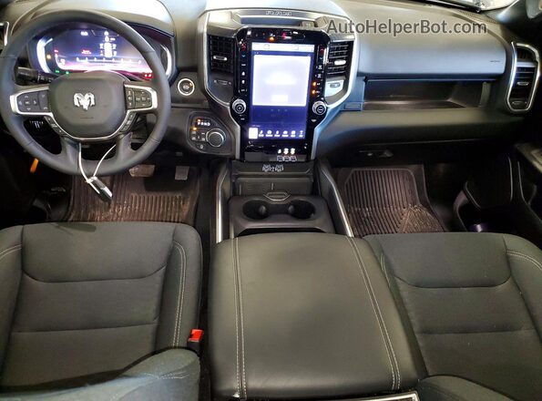 1C6RRFFG5SN185700 2025 RAM 1500 Угольный Вид панели приборов