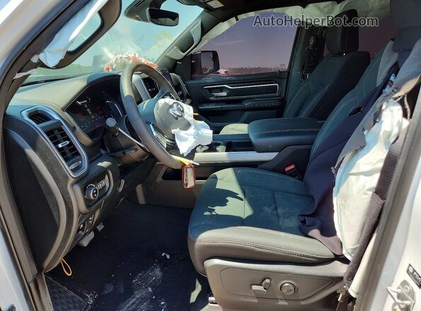 1C6RRFFG8SN684328 2025 RAM 1500 White Front interior view