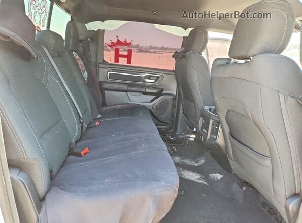 1C6RRFFG8SN684328 2025 RAM 1500 White Rear seats view