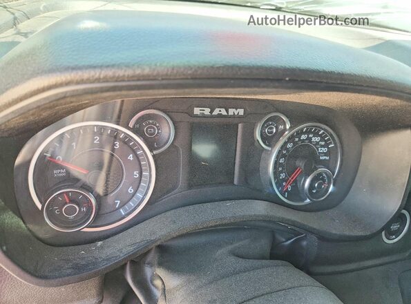 1C6RRFGG5SN676699 2025 RAM 1500 White ხელსაწყოთა პანელის ხედი