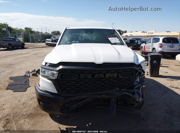 1C6RRFGG5SN775944 2025 RAM 1500 White Widok zestawu wskaźników