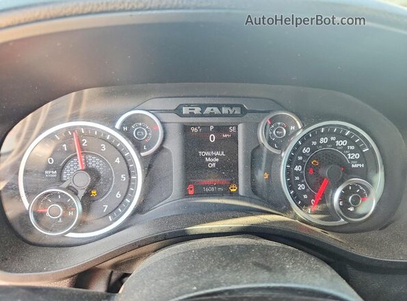 1C6SRECG0SN721260 2025 RAM 1500 White Widok zestawu wskaźników