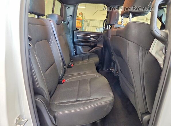 1C6SRFBP1SN687255 2025 RAM 1500 White Vista de los asientos traseros